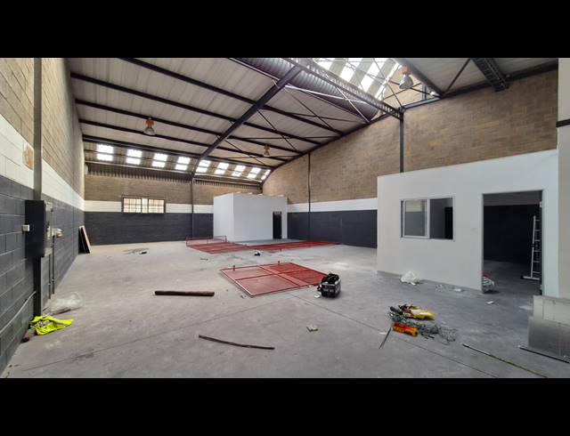 333M² WAREHOUSE TO LET IN JET PARK